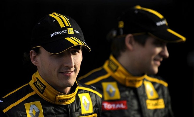 Robert Kubica (frente) e Vitaly Petrov (fundo) dirigirão o novo carro da escuderia francesa |