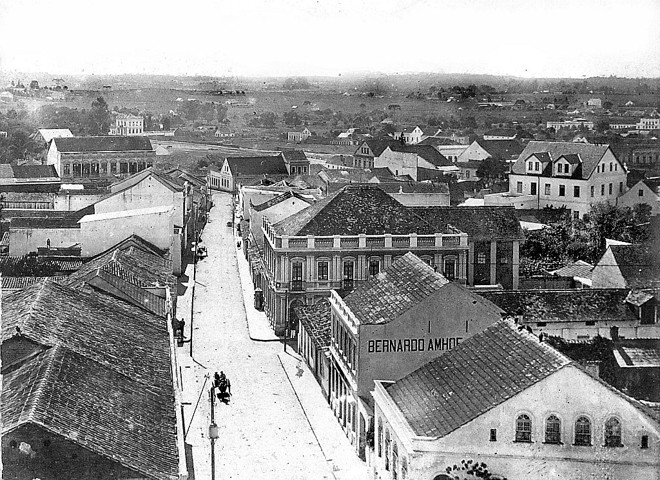 5 Rua São Francisco vista da torre da igreja em 1900 |