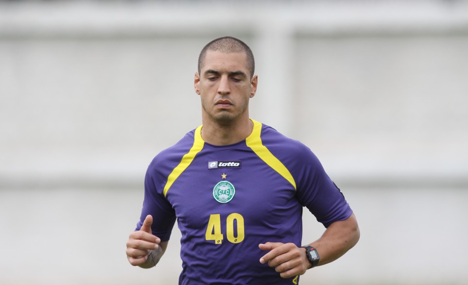 Coxa enterra desejo do Fluminense em contar com Ariel Nahuelpan nesta temporada | Giuliano Gomes / Agência Gazeta do Povo