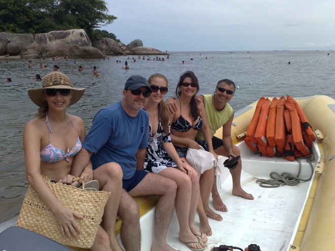 Adriana, Dante, Marina, Vivian e Valdir prontos para o passeio de barco |