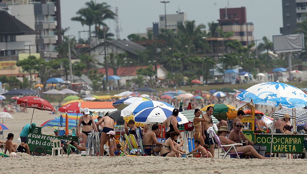 Litoral deve ter céu encoberto e pancadas de chuva nesta quarta-feira | Hedeson Alves/Gazeta do Povo