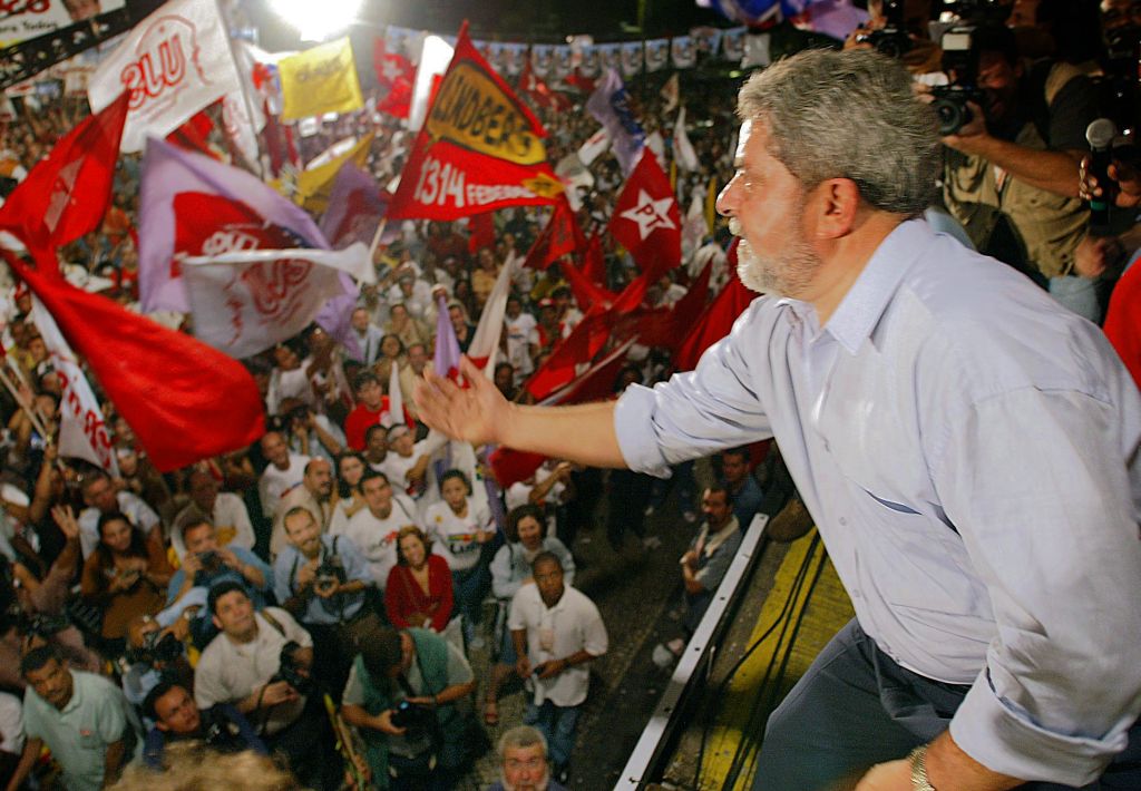 Lula, durante a campanha de 2002: Carta aos Brasileiros revogou ideias do PT que estariam sendo retomadas agora | Antônio Scorza/AFP