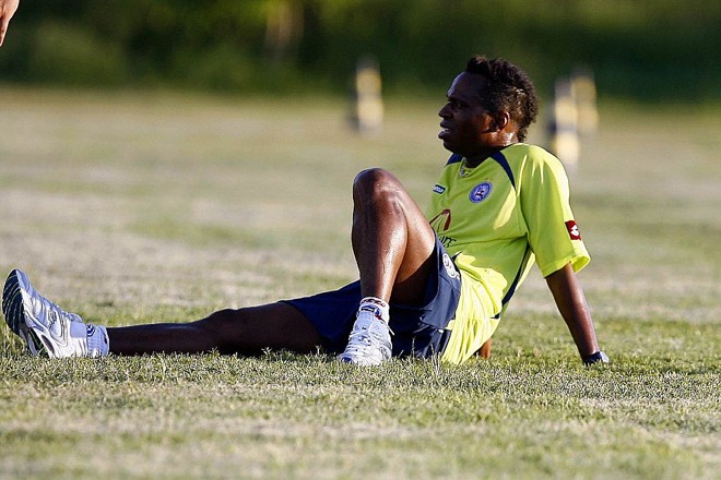 Edílson, o Capetinha, deixou a aposentadoria de lado e fechou com o Bahia | 