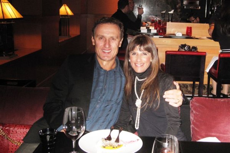 O casal de empresários Luiz Cesar e Gisah Ziliotto, que comandam as lojas Fabrizio Giannone em Curitiba e Porto Alegre, esteve em Nova Iorque na última semana para comemorar o aniversário dele em alto estilo, no restaurante L´Atelier de Joël Robuchon | Patricia Beraldi