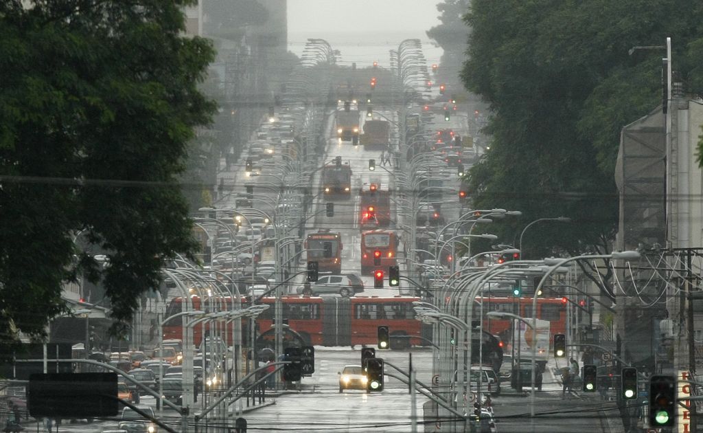 Sistema de ônibus: Urbs dividiu a cidade em três grandes lotes para realizar a licitação | Rodolfo Bührer/Gazeta do Povo