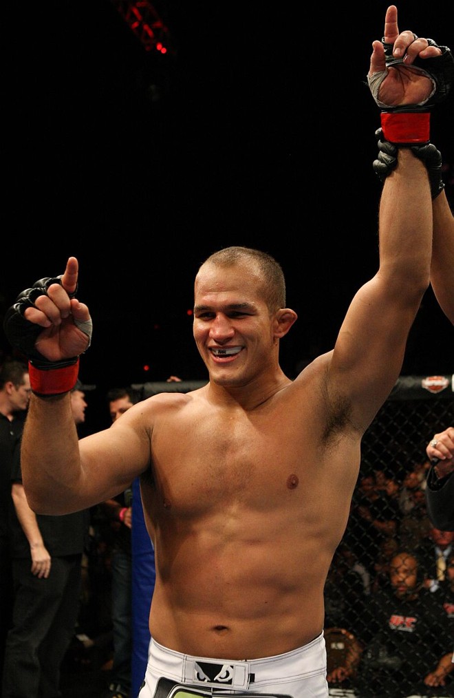 Junior Cigano recebe a confirmação da vitória | 
