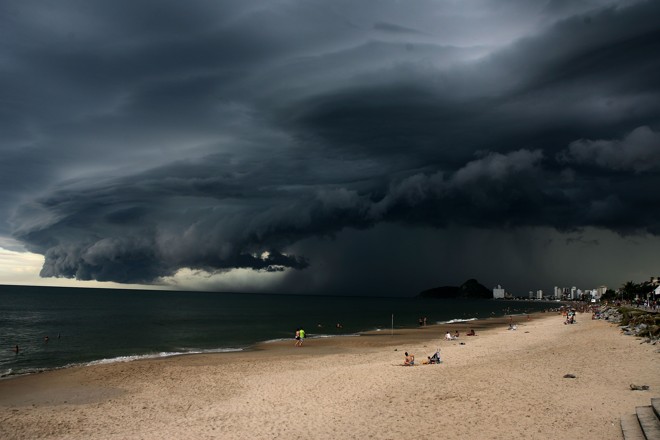 Temperatura e umidade altas favoreceram a formação do tempo instável | 