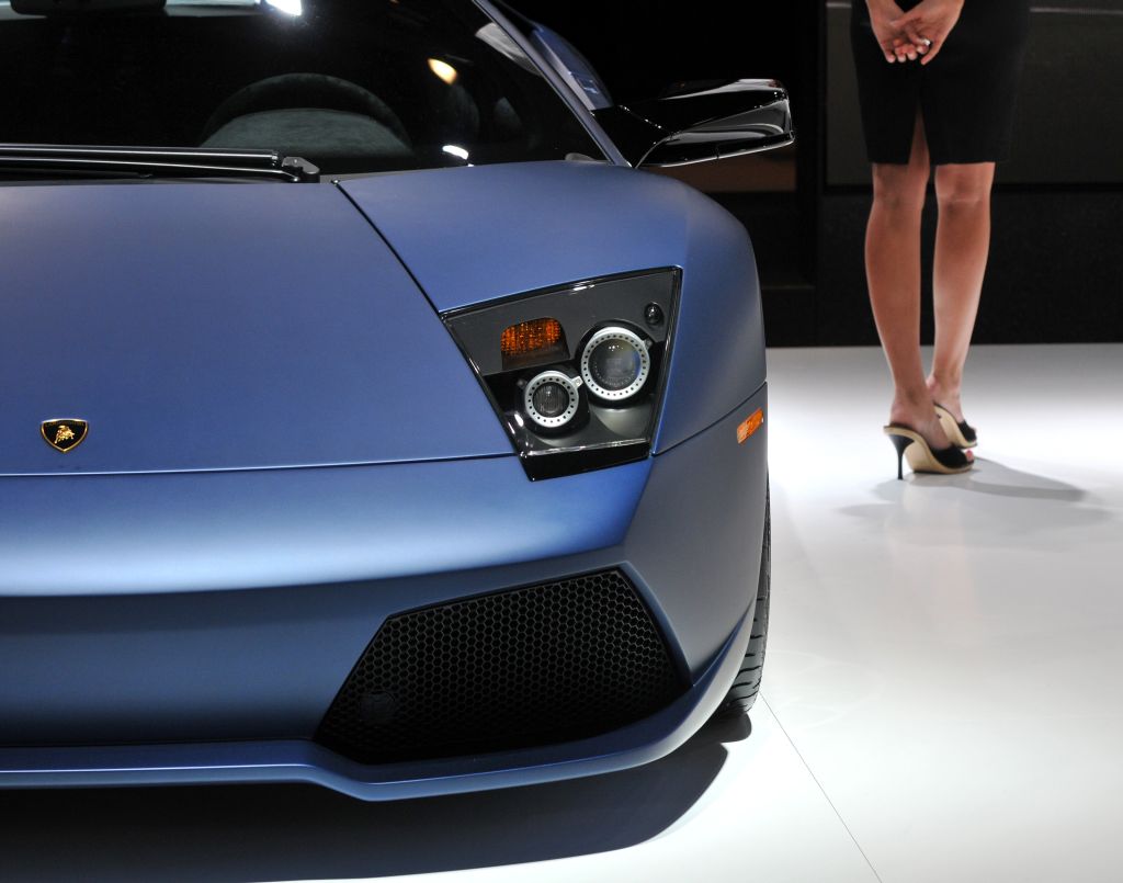 Lamborghini Murciélago: oferta de veículos que custam mais de R$ 1 milhão nunca foi tão alta | BryanMitchel/AFP