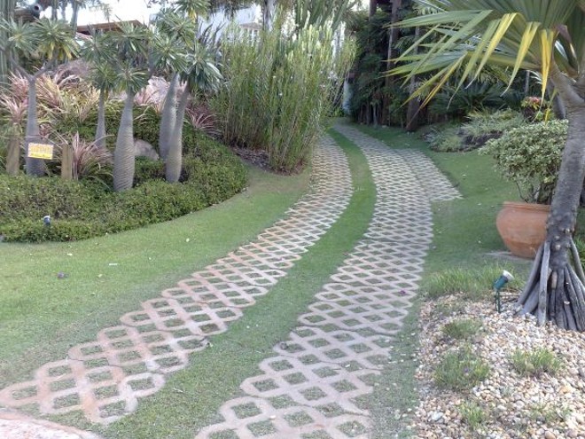 O piso megadreno da Braston intertravado absorve até 94% da água |