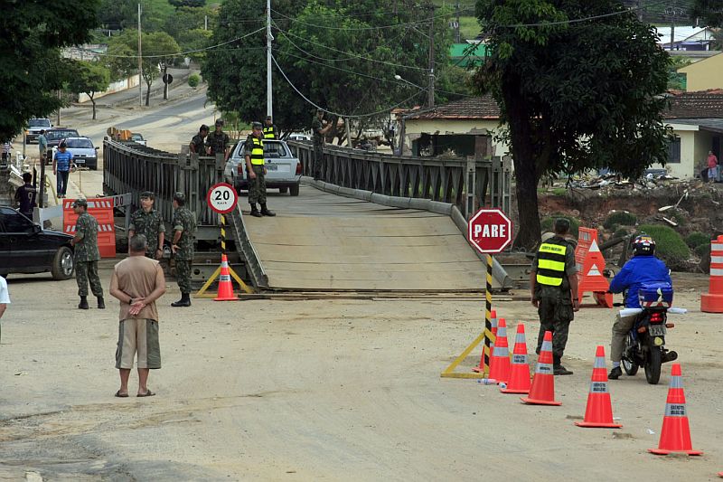 Acesso a Itapoá bloqueado: 23 pessoas estão desabrigadas na cidade catarinense | Antonio Costa / Gazeta do Povo