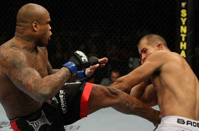 Baiano conquista a quarta vitória seguida no UFC | 