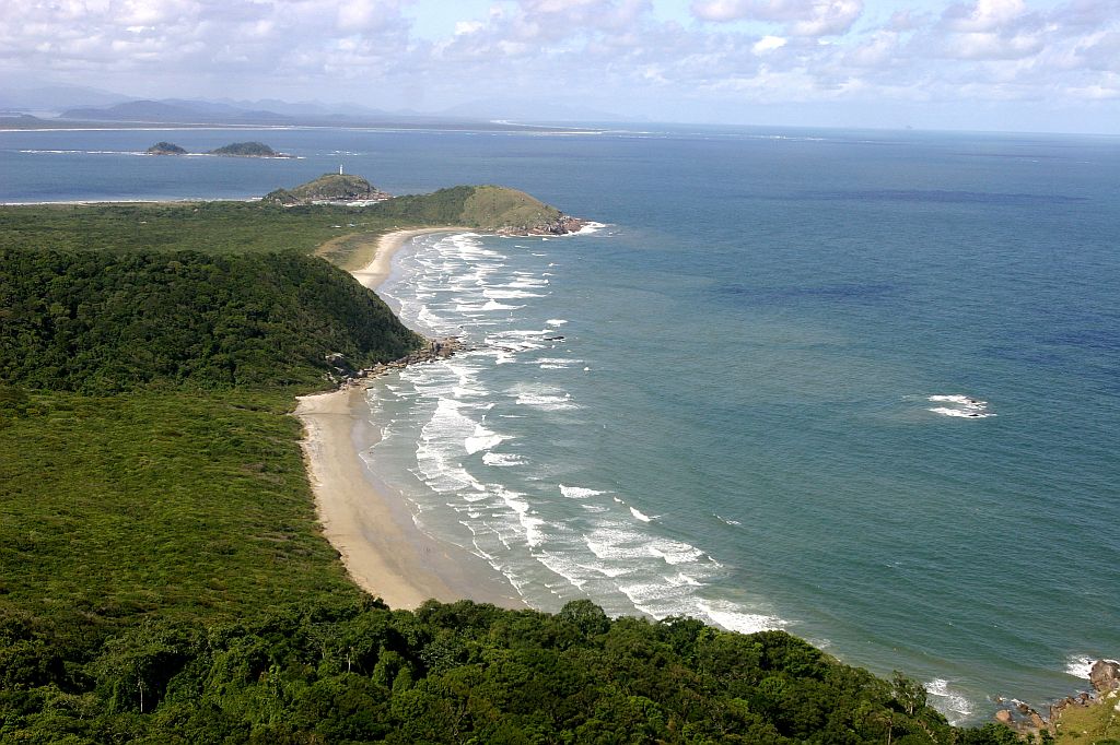 Ilha se prepara a lotação máxima do carnaval com novas regras de abastecimento | Giuliano Gomes/Gazeta do Povo