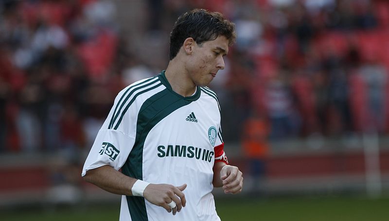 Keirrison chega à Viola na segunda-feira e terá a concorrência de Gilardino e Pazzini por um lugar no ataque | Antonio Costa/Gazeta do Povo