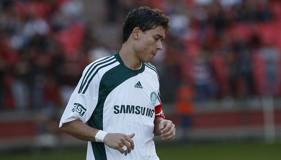 Keirrison chega à Viola na segunda-feira e terá a concorrência de Gilardino e Pazzini por um lugar no ataque | Antonio Costa/Gazeta do Povo