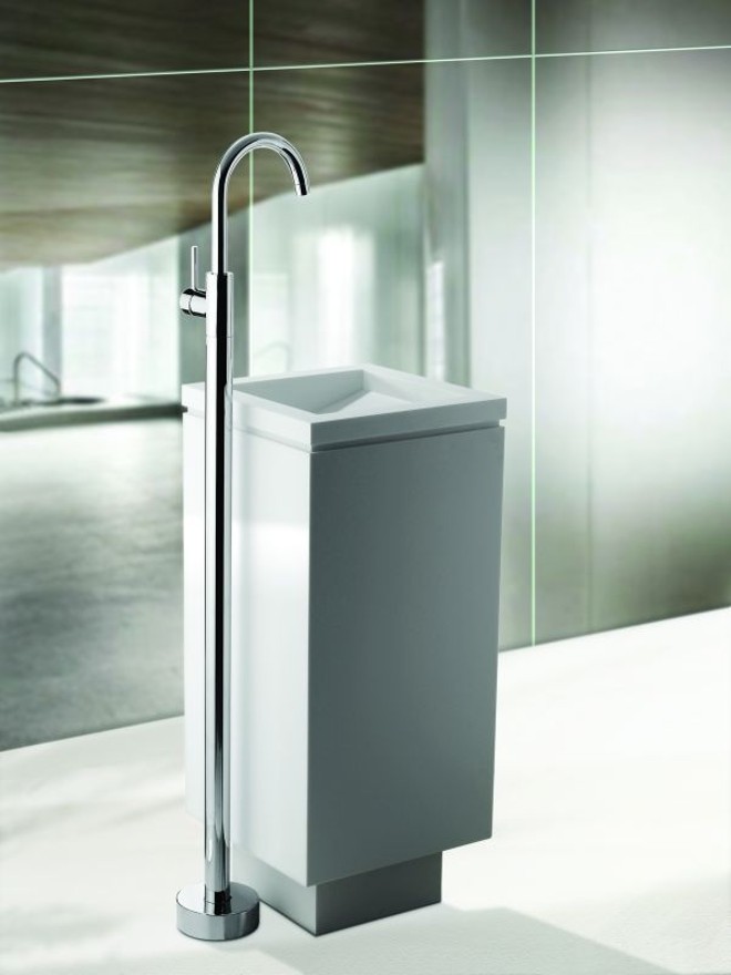 Modelo LorenFloor custa a partir de R$1.600. É fixada no piso |