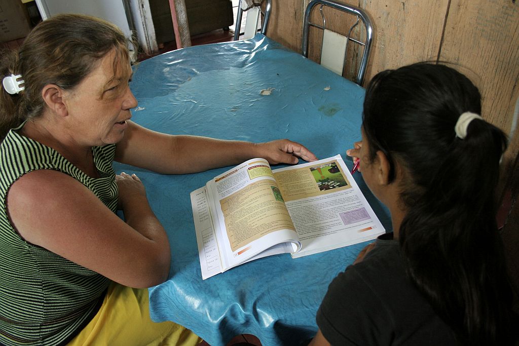 Regina Quadros ficou surpresa ao saber que a filha Karolaine, de 12 anos, havia reprovado. Segundo a Secretaria da Educação, 12,5% dos alunos reprovam | Roberto Soares