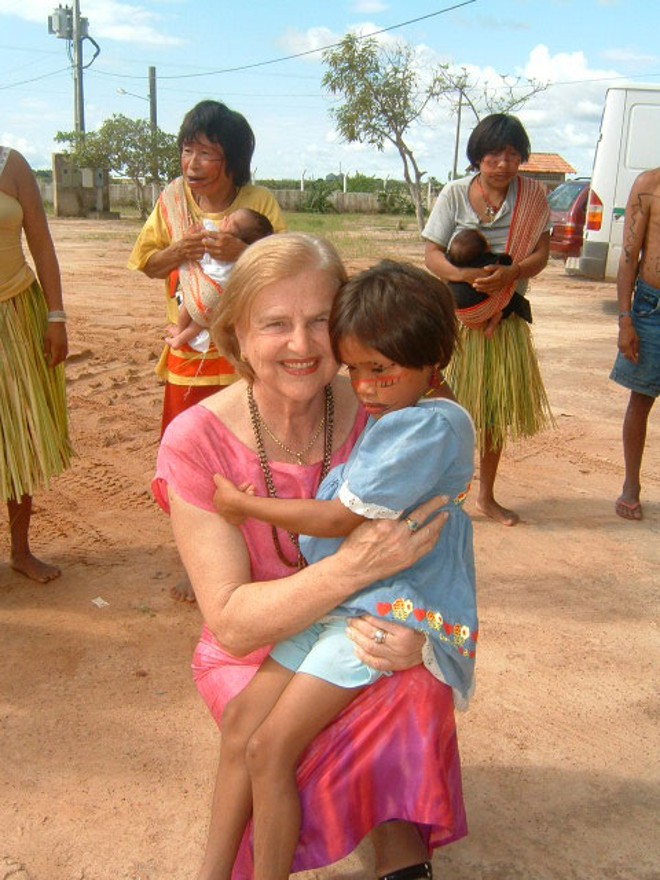 Zilda Arns com índios yanomamis em Roraima | 