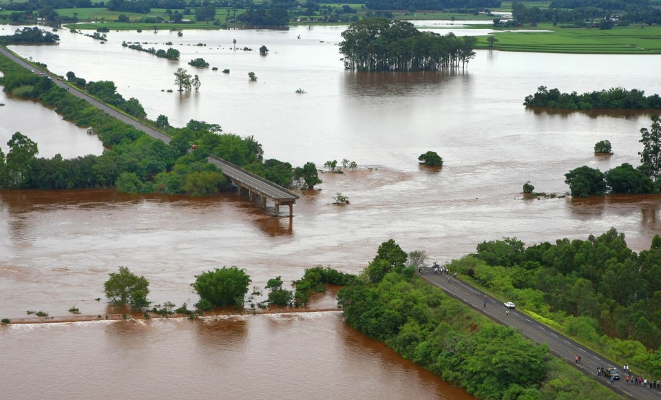 Entre 23 e 30 pessoas estavam na ponte no momento do acidente | Jefferson Bernardes