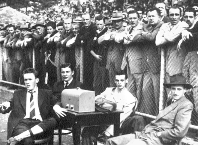 Radialistas em seu posto de trabalho |