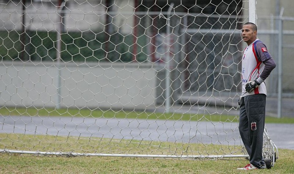 O goleiro Rodolfo é um dos seis jogadores do elenco profissional paranista que faz parte da parceria com a Base | Daniel Castellano / Gazeta do Povo