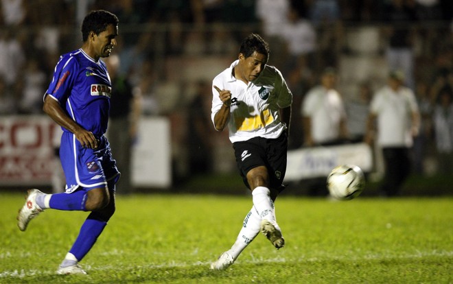 Marcos Aurélio fez o terceiro do Coxa, já nos acréscimos, quando o Toledo estava melhor em campo | 