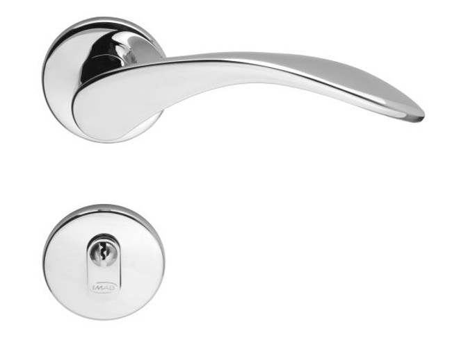 Maçaneta Ícaro, da IMAB. Peça tem acabamento liso cromado, o mais usado atualmente |