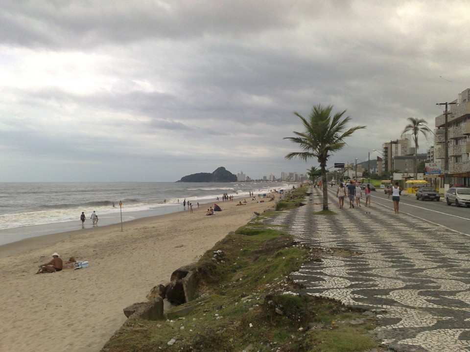 Nuvens escondem o sol do Litoral na tarde deste sábado