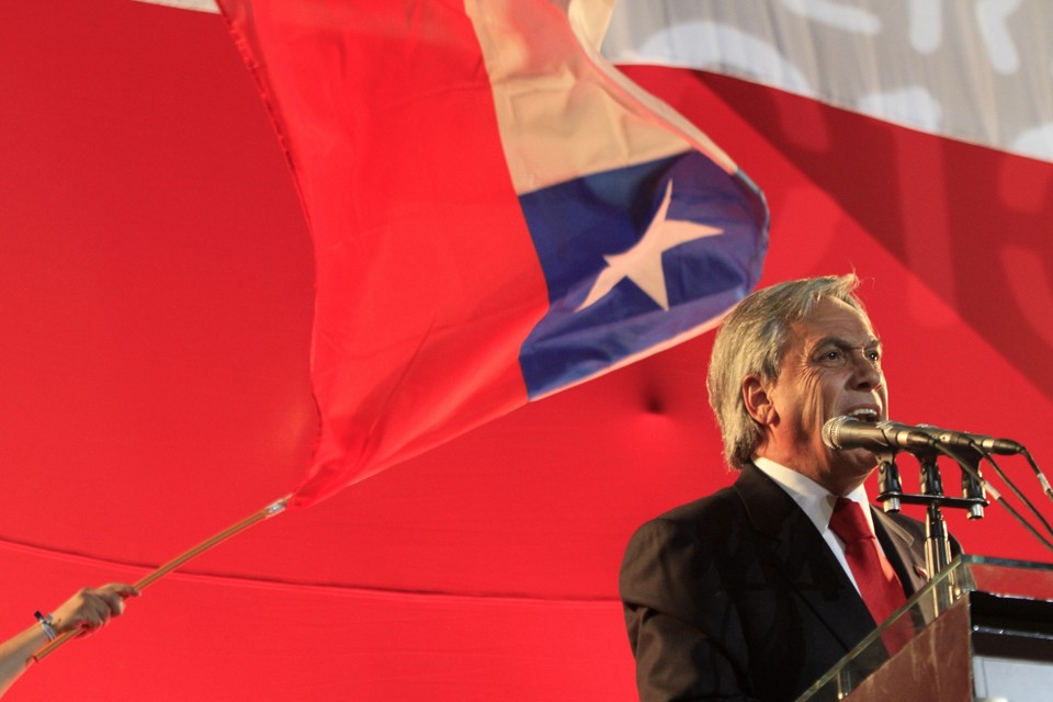 Piñera discursa para os eleitores após a confirmação da vitória nas eleições chilenas | Victor Ruiz Caballero/Reuters