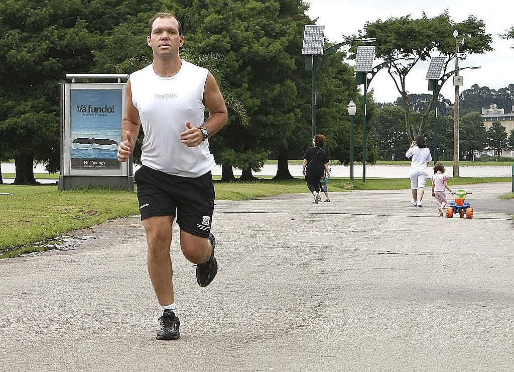 Os frequentadores típicos dos parques são homens jovens e esportistas, como Diego Grubba | Ivonaldo Alexandre/Gazeta do Povo