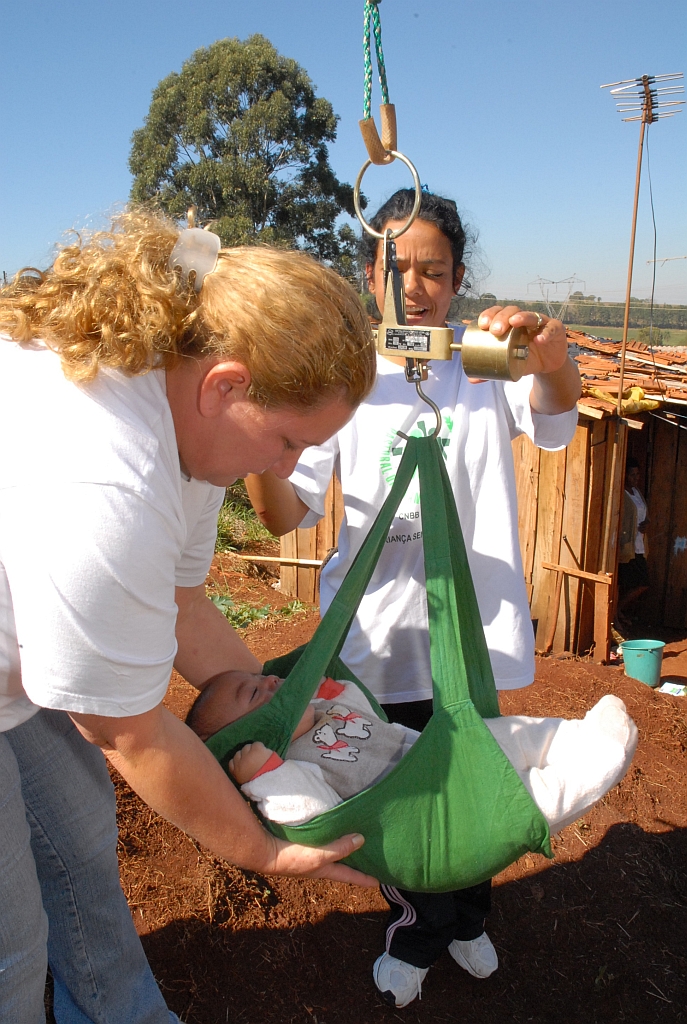 Voluntárias da Pastoral em ação: 450 famílias assistidas por mês em Florestópolis, onde tudo começou | Sérgio Rodrigo