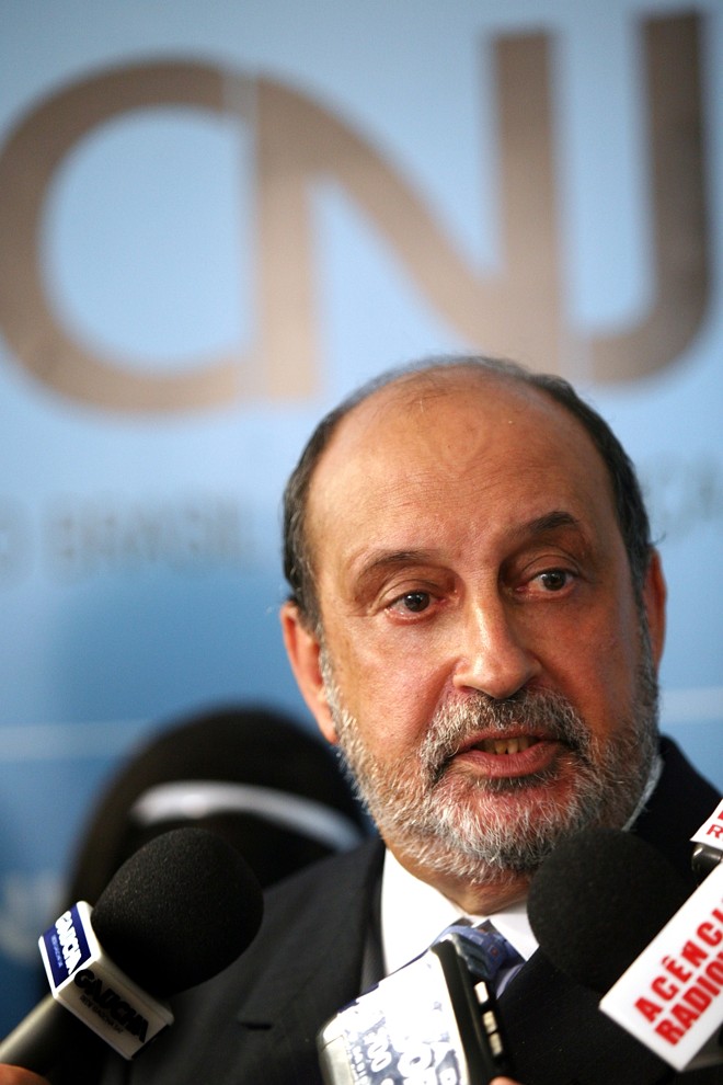 Gilson Dipp, corregedor nacional da Justiça: falhas no Judiciário paranaense |