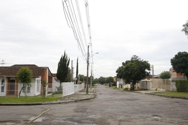 Casas e sobrados são os imóveis que marcam a Rua Major Vicente de Castro, no Fanny |