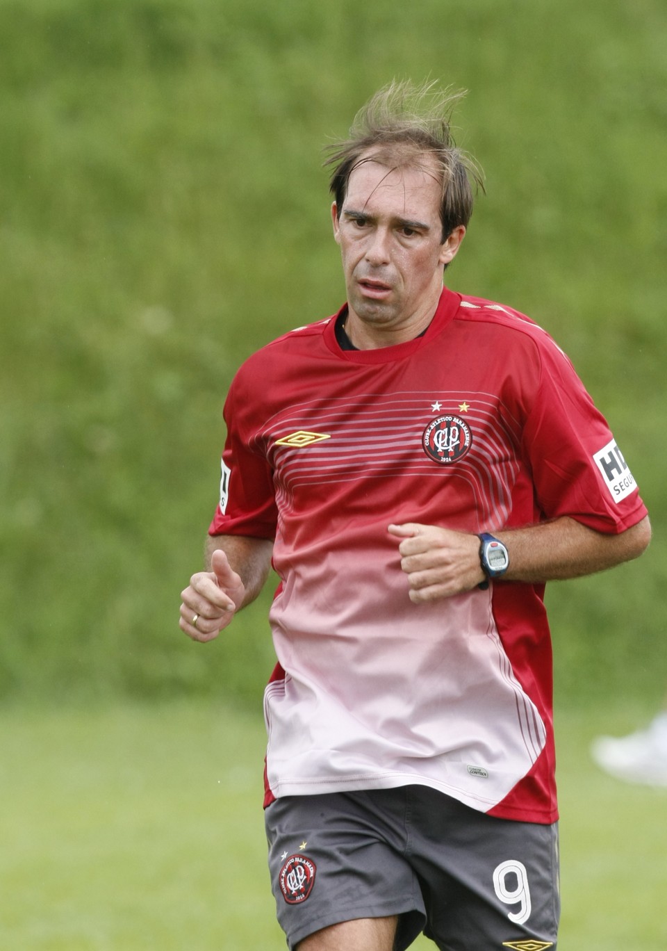 Paulo Baier segue em recuperação e é um dos experientes que demorarão a retornar no Atlético | Marcelo Elias / Agência Gazeta do Povo