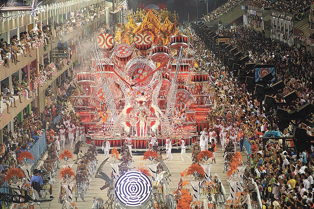 Roteiro das escolas de samba será distribuído a quem for à Marquês de Sapucaí | Vanderlei Almeida/AFP