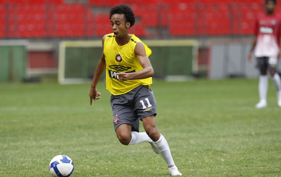 Nos planos do Peixe, Wesley não será negociado e não volta ao Atlético neste início de ano | Valterci Santos / Agência Gazeta do Povo