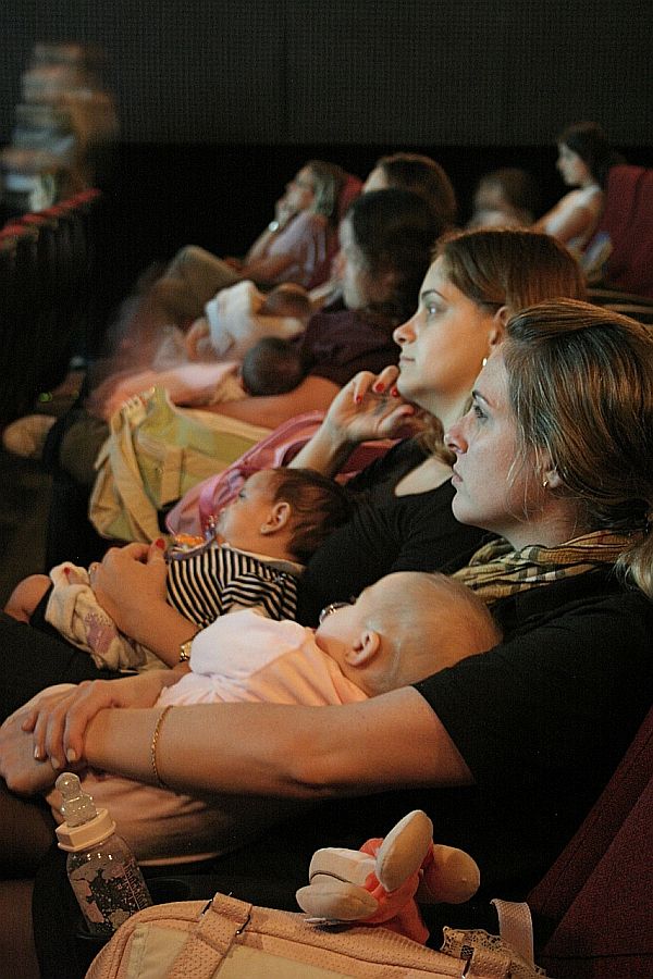 CineMaterna: som mais baixo e ar-condicionado ameno | Divulgação