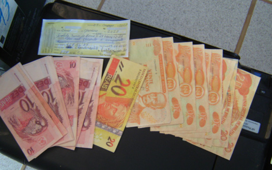 Grupo falsificava moeda brasileira e boliviana | Divulgação/ Polícia Militar de Rondônia