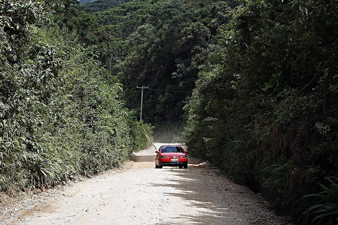 ...contrasta com trechos sem asfalto. Ainda falta licença ambiental para pavimentar 47 km | 