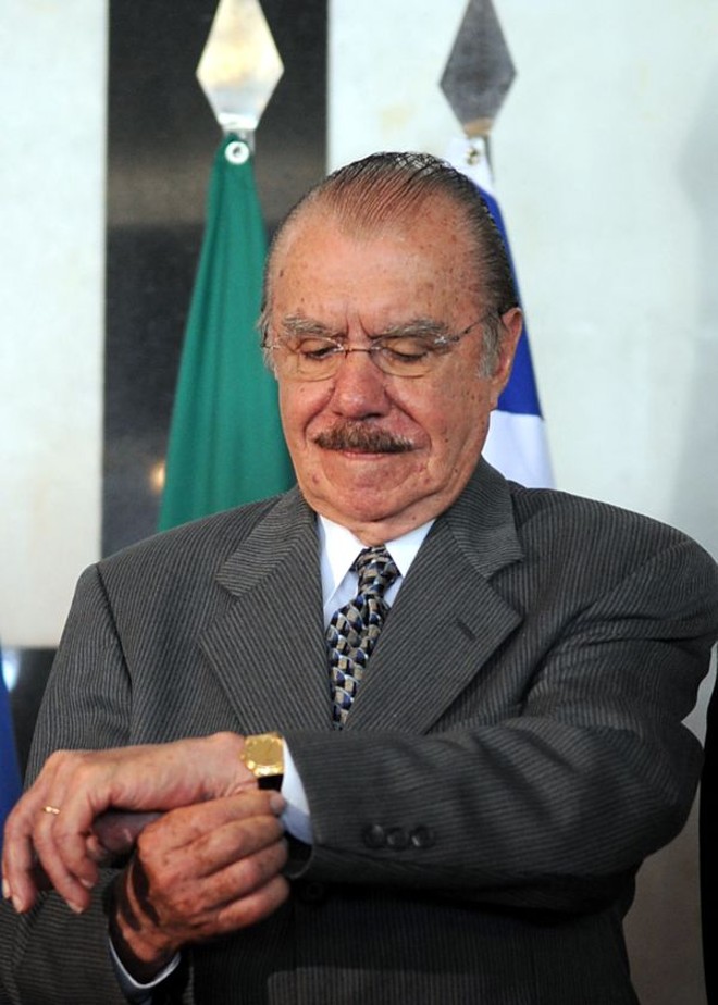 Sarney: da posse aos escândalos |