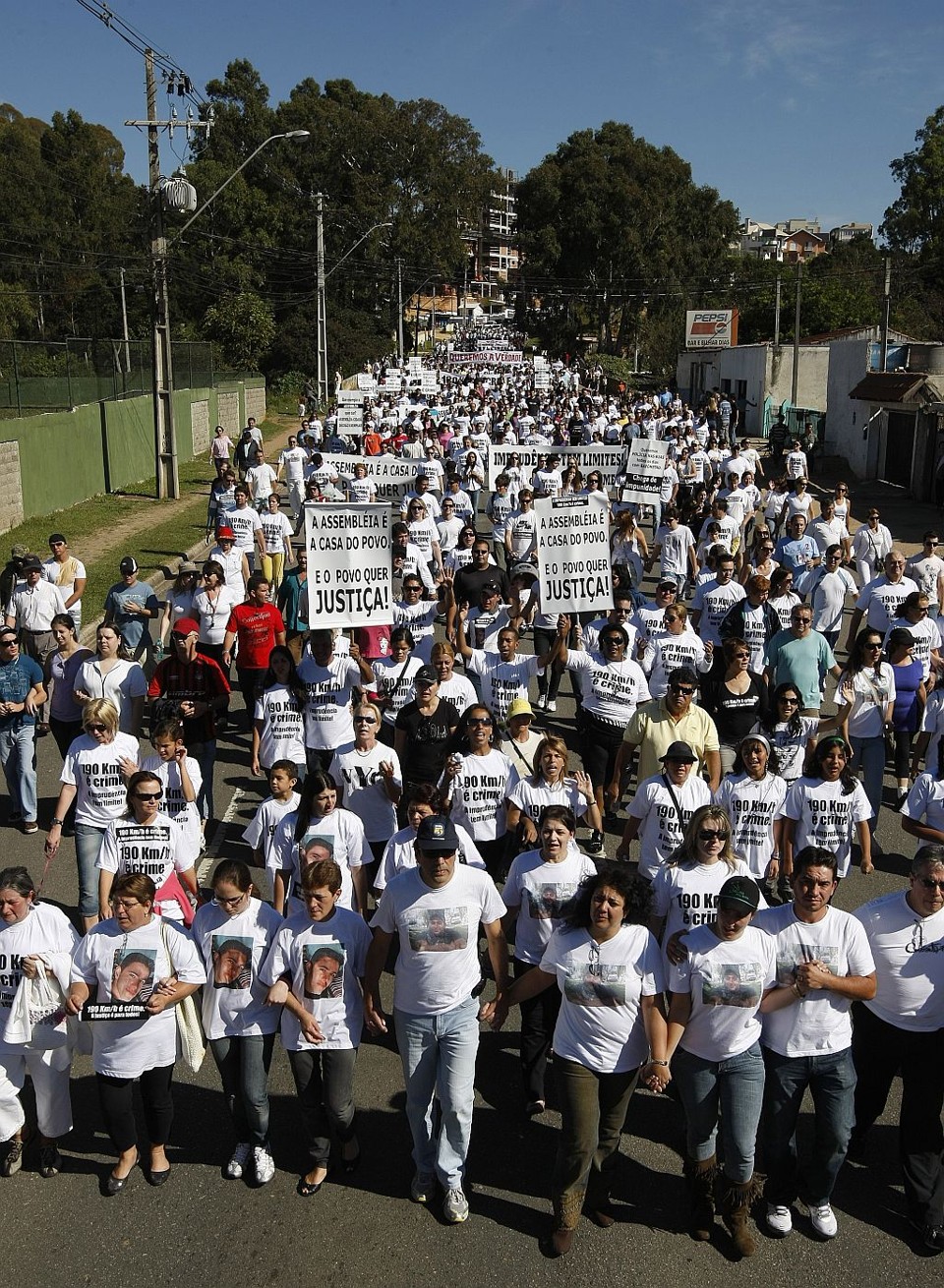 Manifestação pela paz no trânsito: caso Carli uniu curitibanos e conscientizou sobre os riscos de misturar álcool e direção | Jonathan Campos/Gazeta do Povo