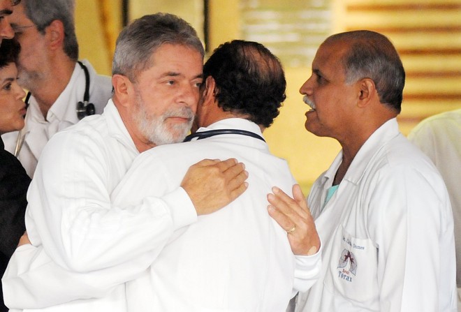 Ontem deixou, abatido, o Real Hospital Português, na capital pernambucana |