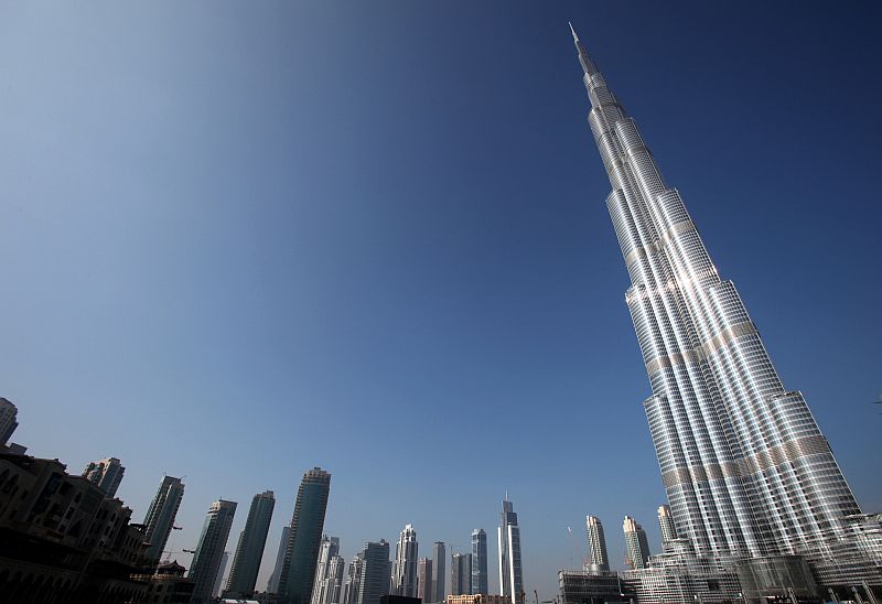 Com 828 metros, o edifício conhecido até a inauguração como Burj Dubai passou a se chamar Burj Khalifa | Ahmed Jadallah/Reuters