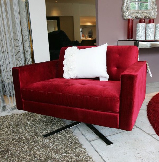 Poltrona A Giuliano Gomes/ Gazeta do Povo morelli, com tecido de fibra de bambu, de R$3.196 por R$2.196, na Inove | 