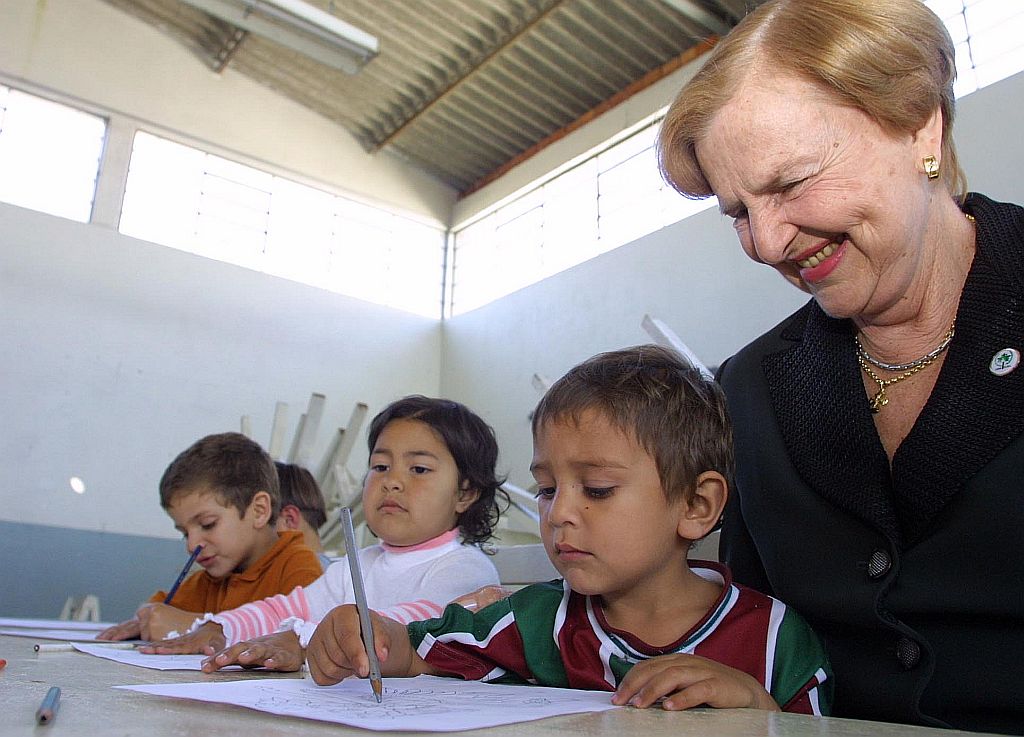 Zilda Arns em ação: trabalho da Pastoral da Criança é referência mundial no atendimento à população de baixa renda | Priscila Forone/Arquivo Gazeta do Povo