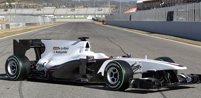 Carro da Sauber tem cauda no motor similar à nova McLaren |