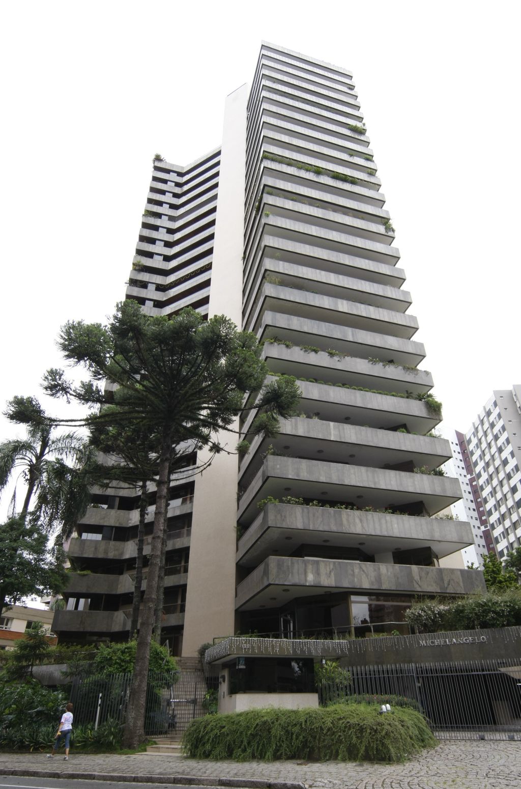 Edifício de alto padrão em Curitiba: apartamento de 400 metros quadrados vale R$ 1 milhão | Aniele Nascimento/ Gazeta do Povo