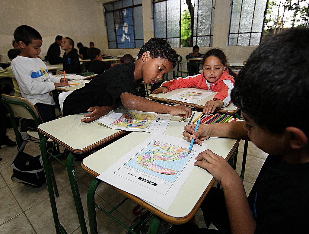 Alunos da segunda série de escola estadual: no Paraná, 94% das cidades já implantaram o ensino de nove anos | Albari Rosa/Gazeta do Povo/Arquivo
