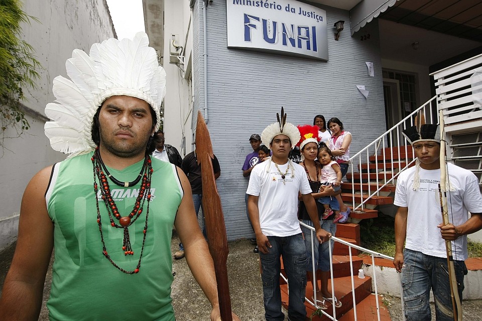 Índios rejeitam mudança na Funai