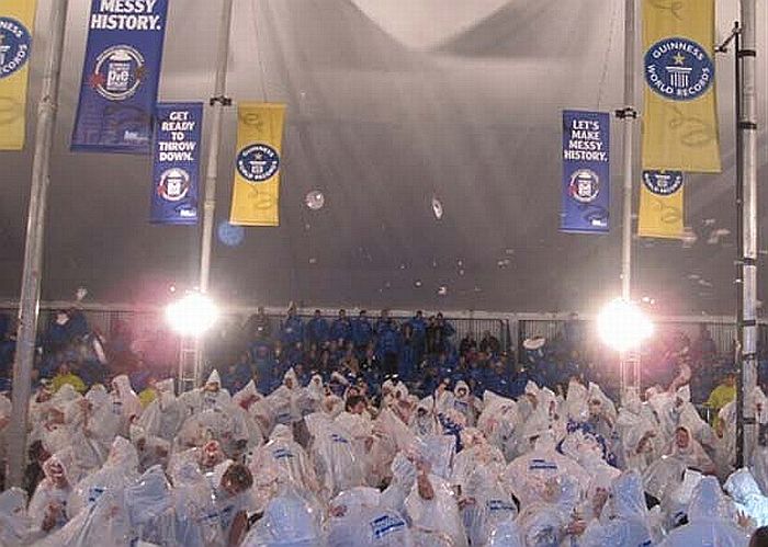 434 participantes arremessaram 1.200 tortas | Divulgação