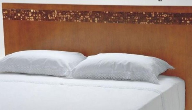 Cabeceira de madeira e casca de coco. Custo médio de R$ 2.800, na Perfacto | 